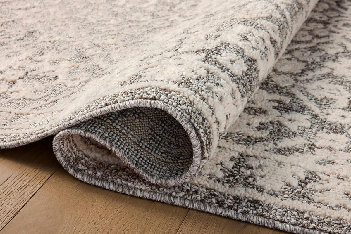Grey/Ivory 5'-3" x 7'-6" Area Rug C70030