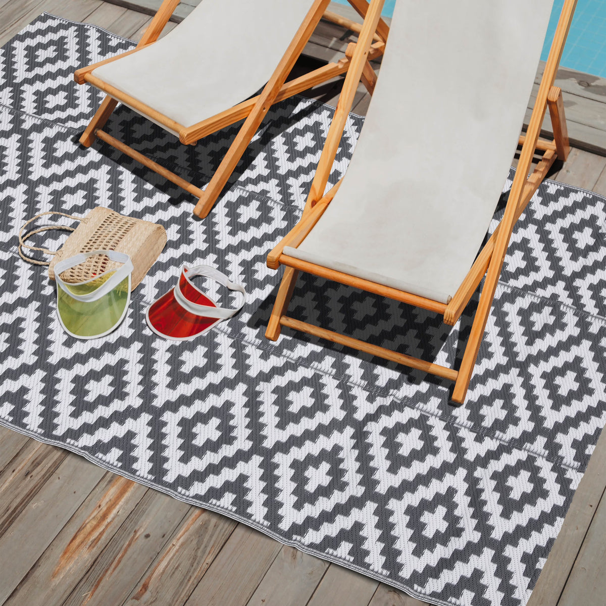 Reversible Plastic Straw Outdoor Area Rug J9332
